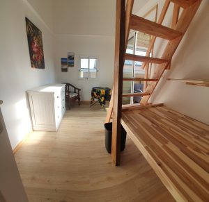 Bungalow 30m² meublé, chambre mezzanine, terrasse et jardin,